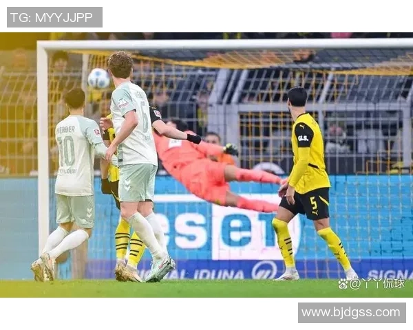 德甲焦点战莱比锡与多特蒙德握手言和红牌事件引发全场热议